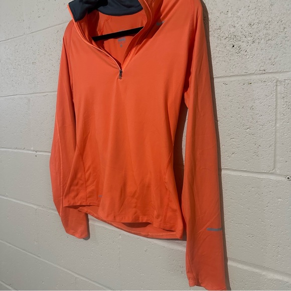 NIKE women’s workout athletic shirt 1/4 zip orange super soft dri-fit - Picture 3 of 5